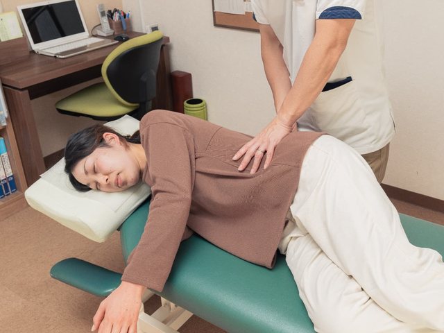 施術を受けている様子